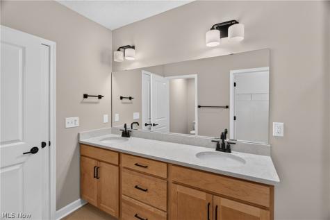 469 Harbor Lane Lorain OH 44052