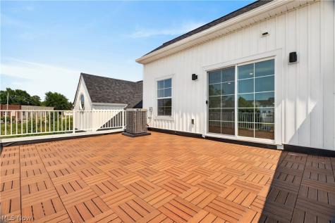 469 Harbor Lane Lorain OH 44052