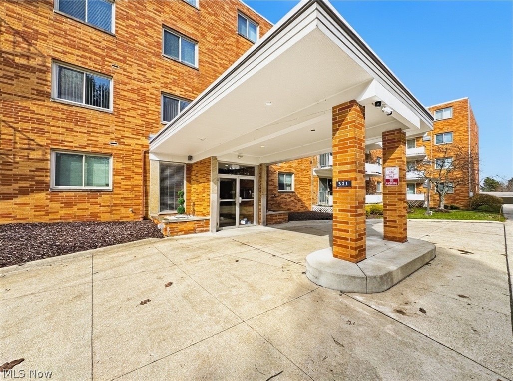 521 Tollis Broadview Heights OH 44147