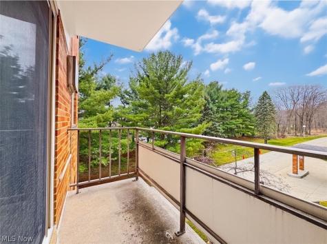 521 Tollis Broadview Heights OH 44147