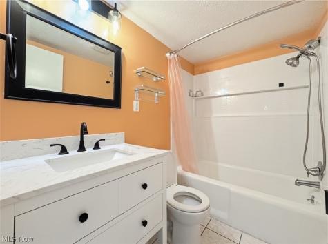 521 Tollis Broadview Heights OH 44147