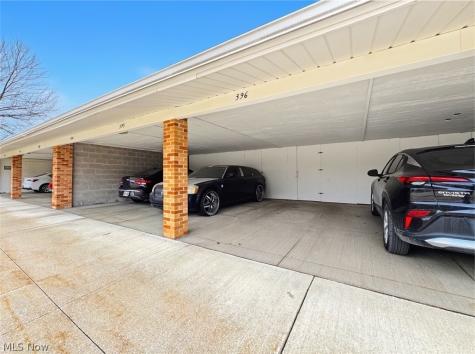 521 Tollis Broadview Heights OH 44147