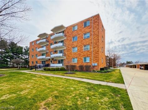 521 Tollis Broadview Heights OH 44147