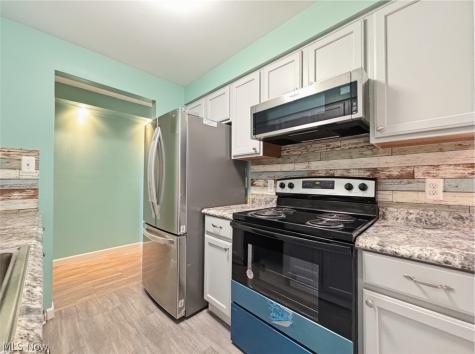 521 Tollis Broadview Heights OH 44147