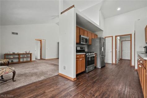 445 E Reserve Drive Cuyahoga Falls OH 44223