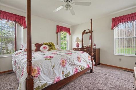445 E Reserve Drive Cuyahoga Falls OH 44223