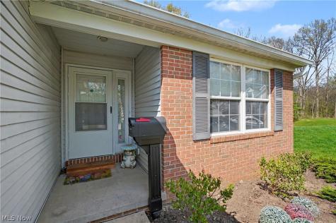 445 E Reserve Drive Cuyahoga Falls OH 44223