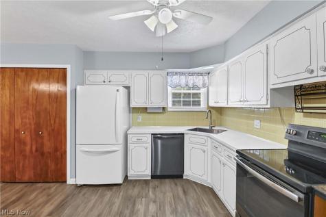 2793 Pease Drive Rocky River OH 44116