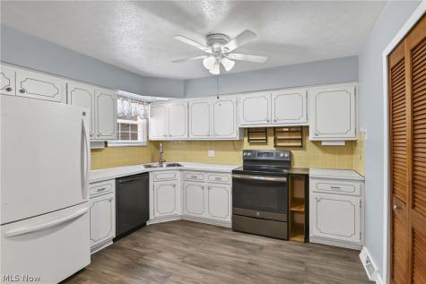 2793 Pease Drive Rocky River OH 44116