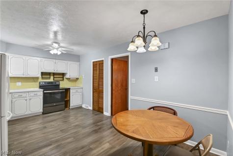 2793 Pease Drive Rocky River OH 44116