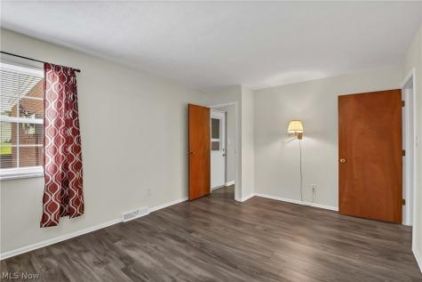 2793 Pease Drive Rocky River OH 44116