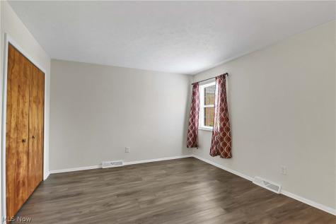 2793 Pease Drive Rocky River OH 44116
