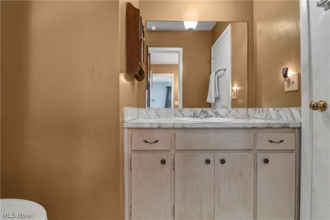 2793 Pease Drive Rocky River OH 44116