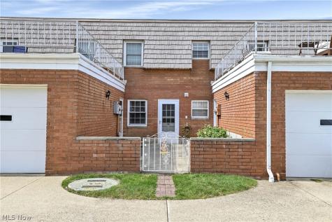 2793 Pease Drive Rocky River OH 44116