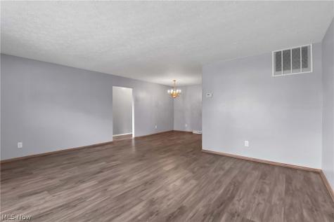 2793 Pease Drive Rocky River OH 44116