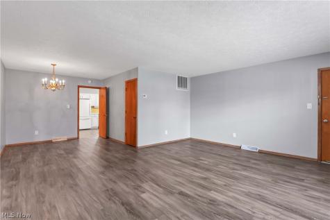 2793 Pease Drive Rocky River OH 44116