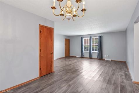 2793 Pease Drive Rocky River OH 44116