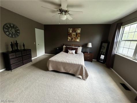 9605 E Idlewood Drive Twinsburg OH 44087