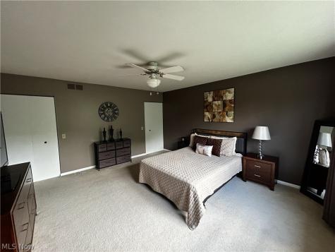 9605 E Idlewood Drive Twinsburg OH 44087