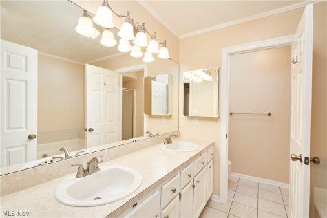 928 Sturbridge Drive Akron OH 44313