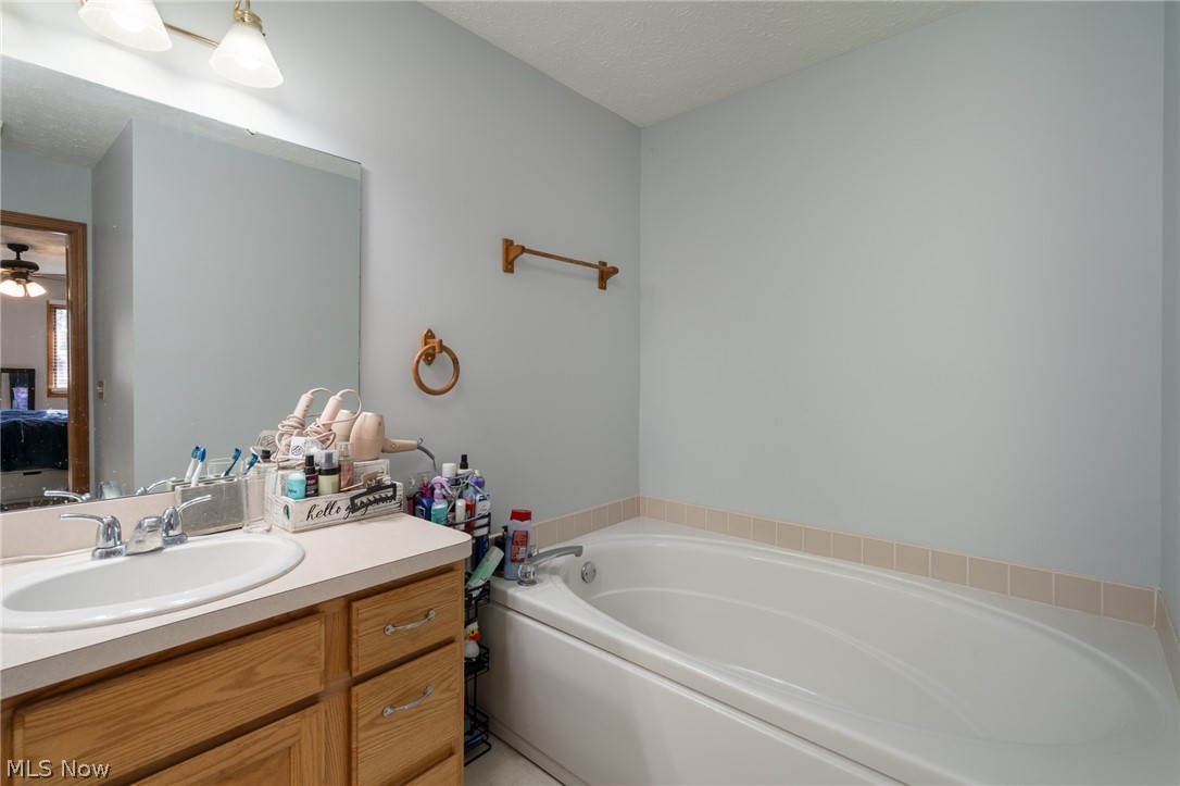119 Ambleside Way Amherst OH 44001
