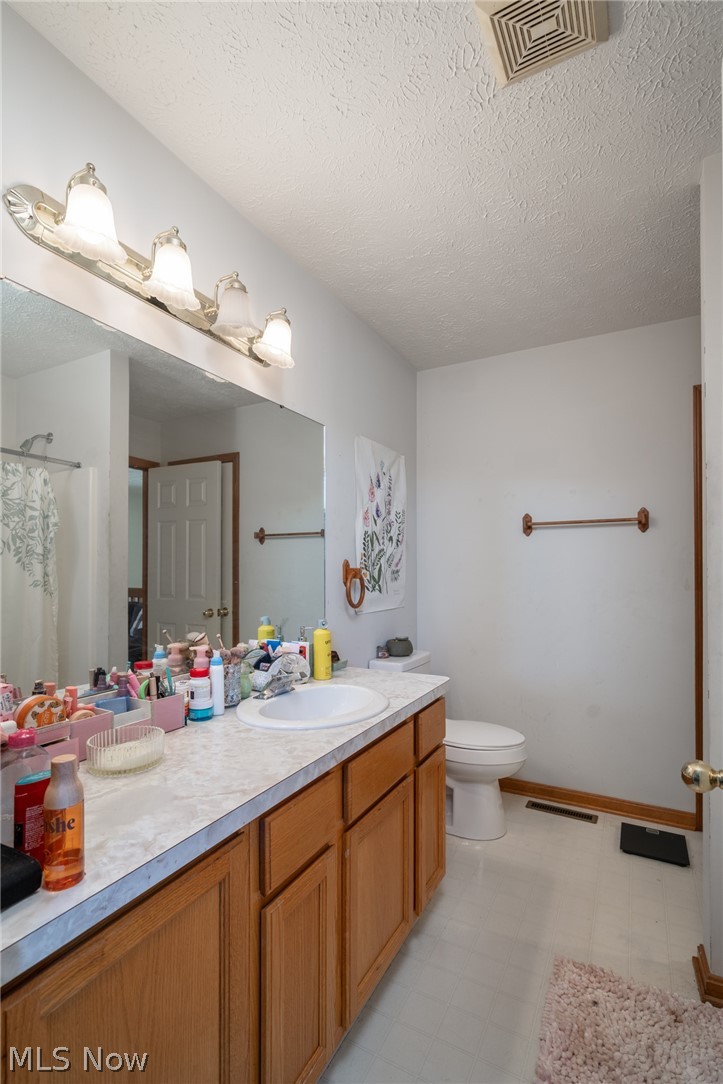 119 Ambleside Way Amherst OH 44001