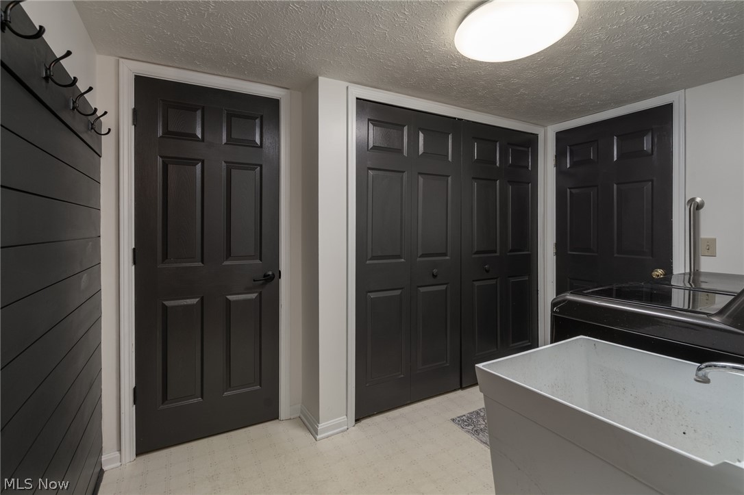 119 Ambleside Way Amherst OH 44001