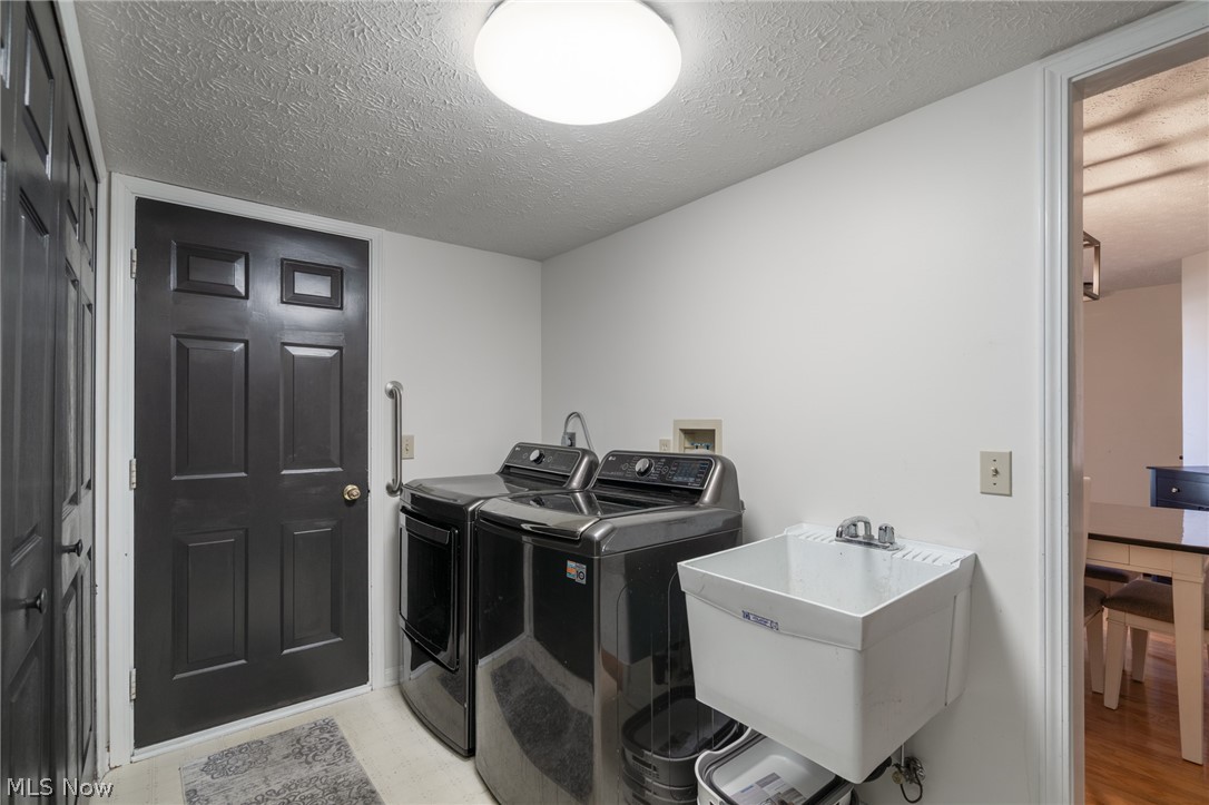 119 Ambleside Way Amherst OH 44001