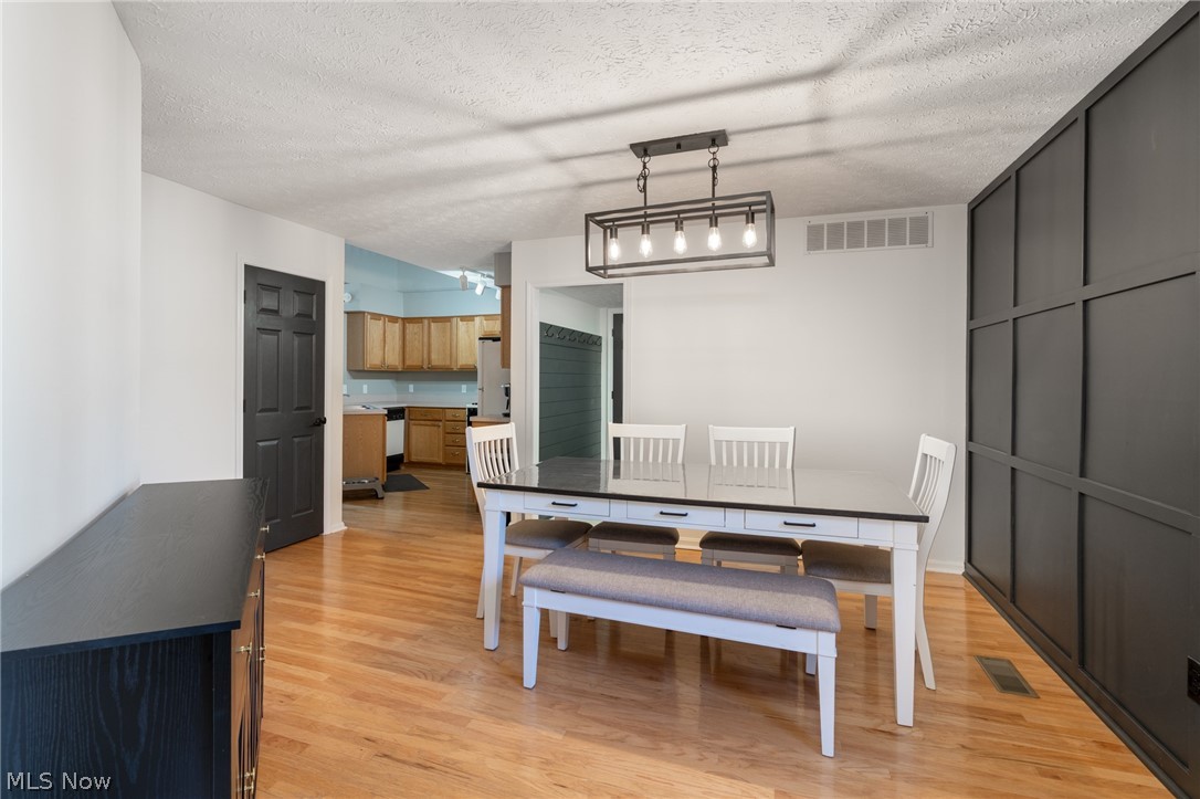 119 Ambleside Way Amherst OH 44001