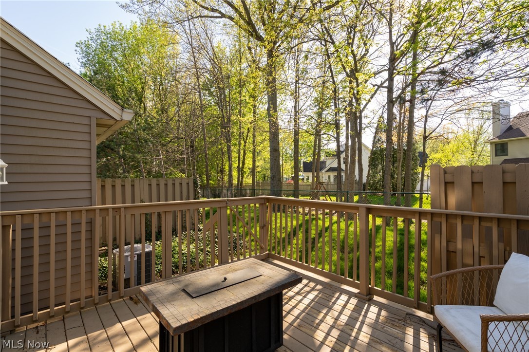 119 Ambleside Way Amherst OH 44001