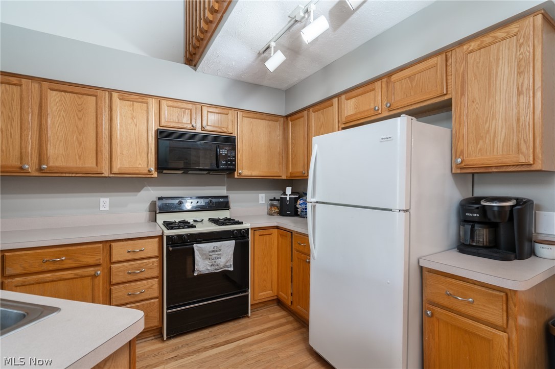 119 Ambleside Way Amherst OH 44001
