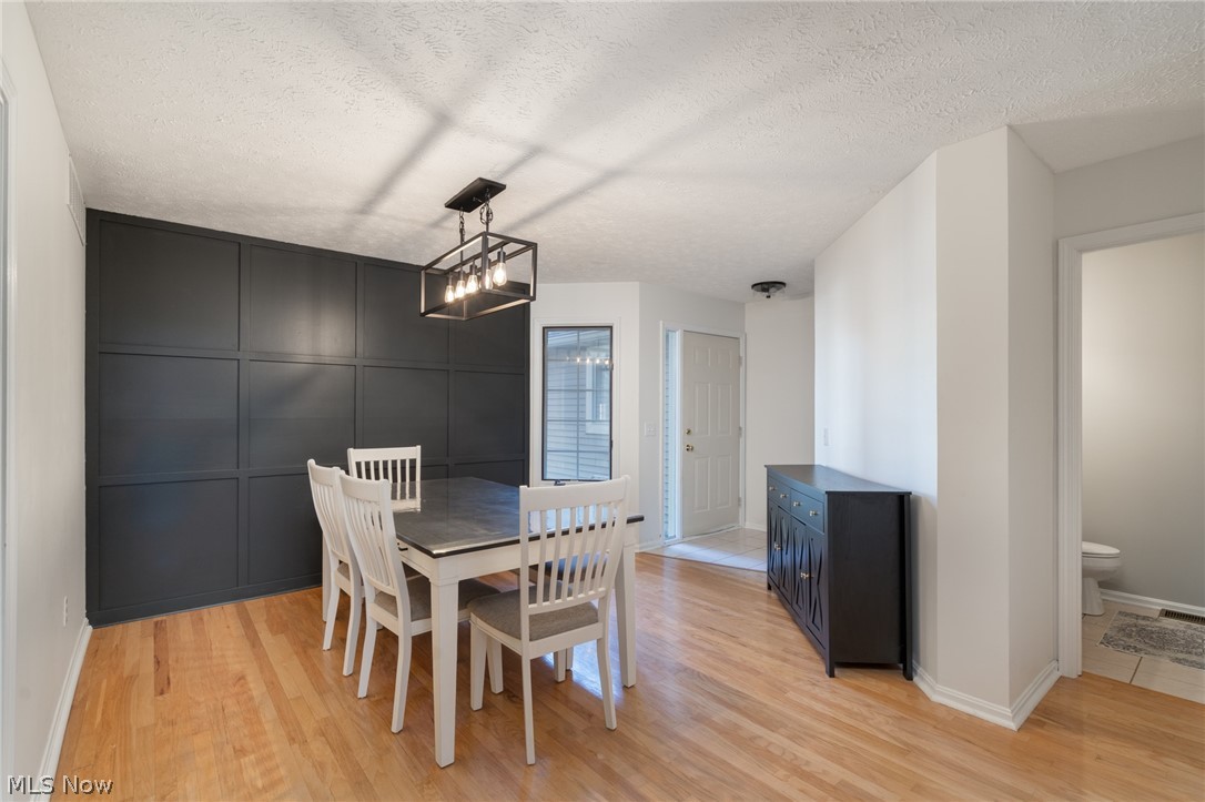 119 Ambleside Way Amherst OH 44001
