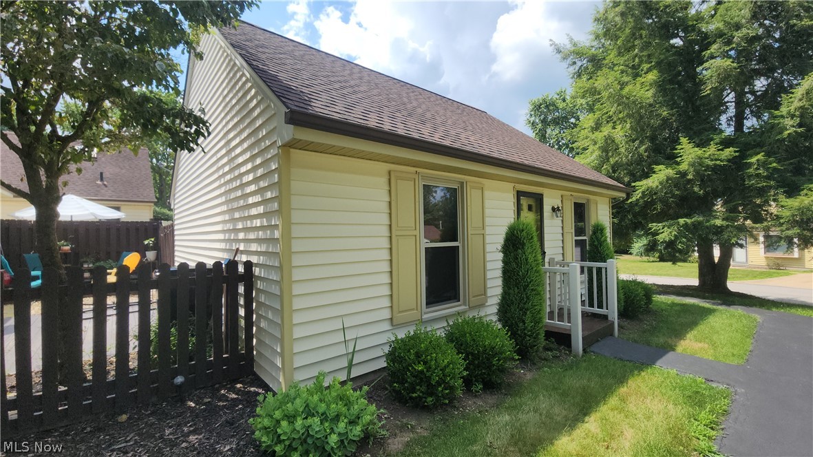 46103 New England Square New Waterford OH 44445