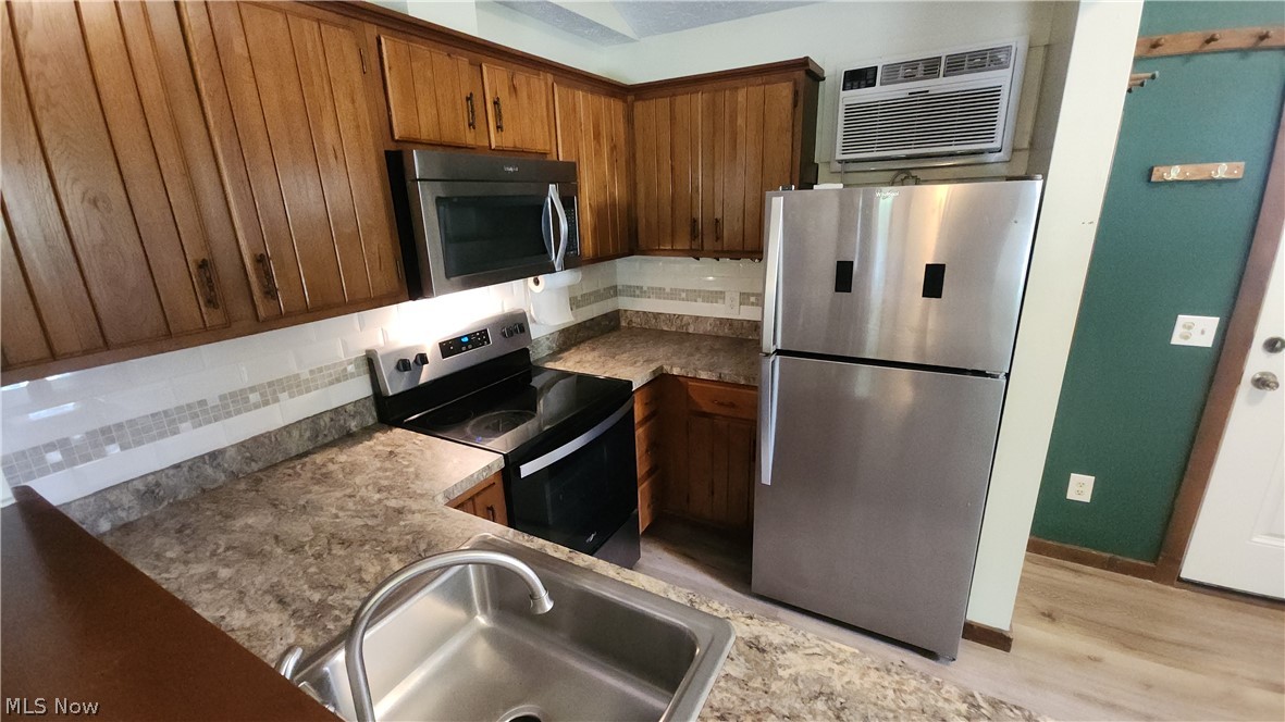 46103 New England Square New Waterford OH 44445