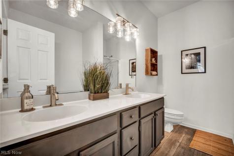 491 Eagle Trace Mayfield Heights OH 44124