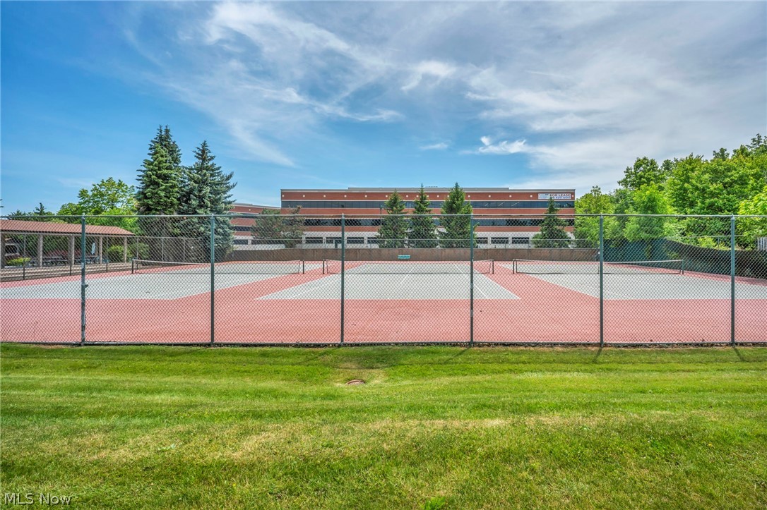 491 Eagle Trace Mayfield Heights OH 44124