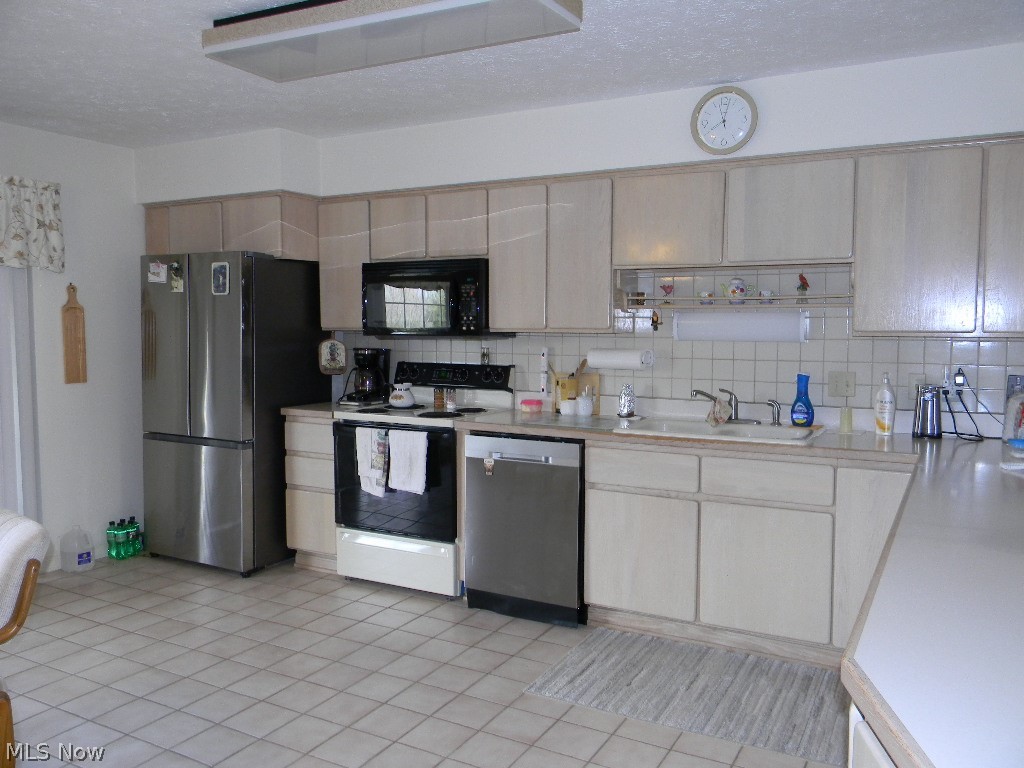 7291 Oakwood Drive Brookfield OH 44403
