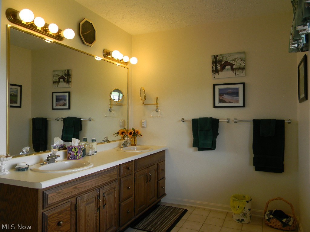 7291 Oakwood Drive Brookfield OH 44403