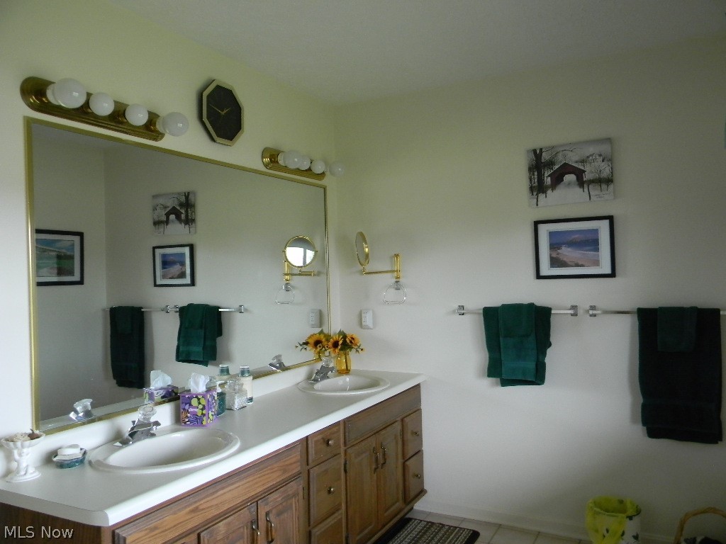 7291 Oakwood Drive Brookfield OH 44403