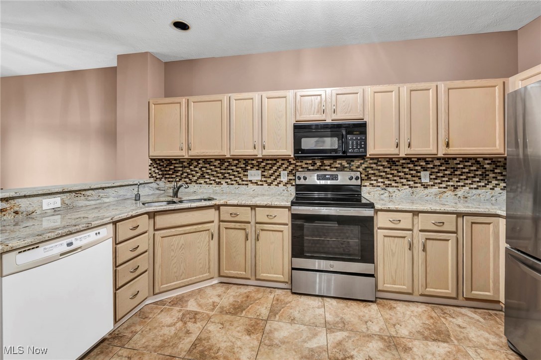 9797 Sugarbush Circle Olmsted Falls OH 44138