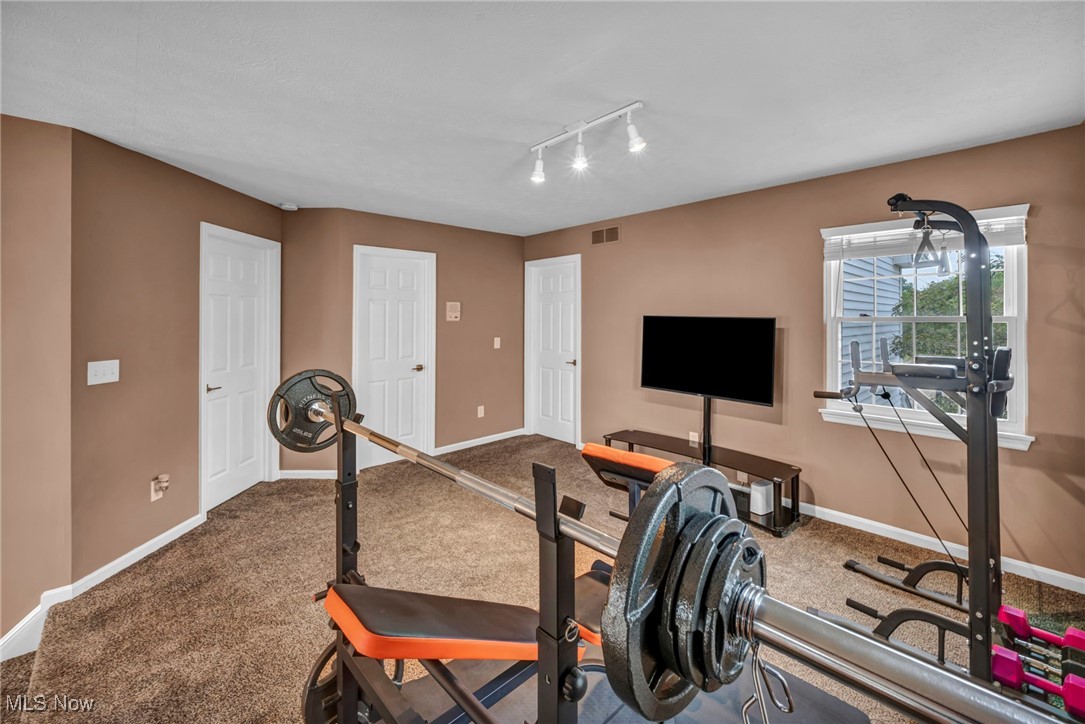 9797 Sugarbush Circle Olmsted Falls OH 44138