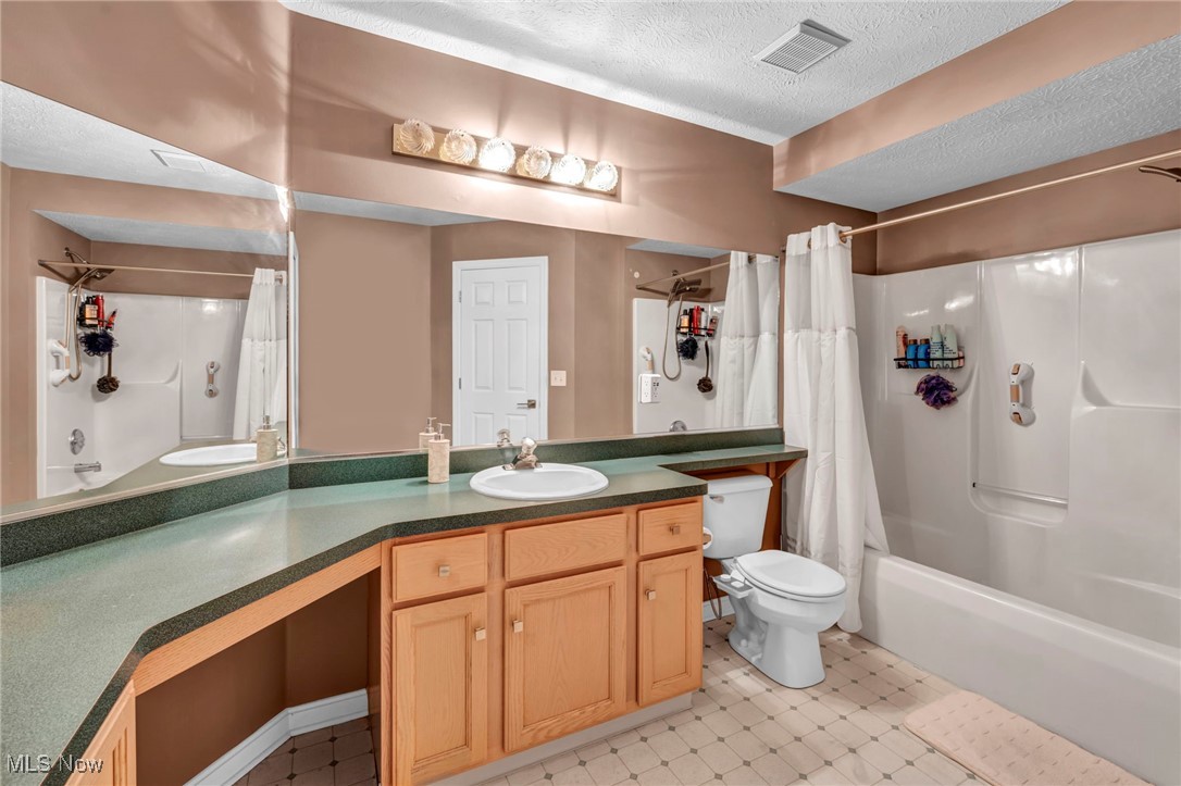 9797 Sugarbush Circle Olmsted Falls OH 44138