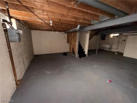 9342 Mount Auburn Avenue Cleveland OH 44104