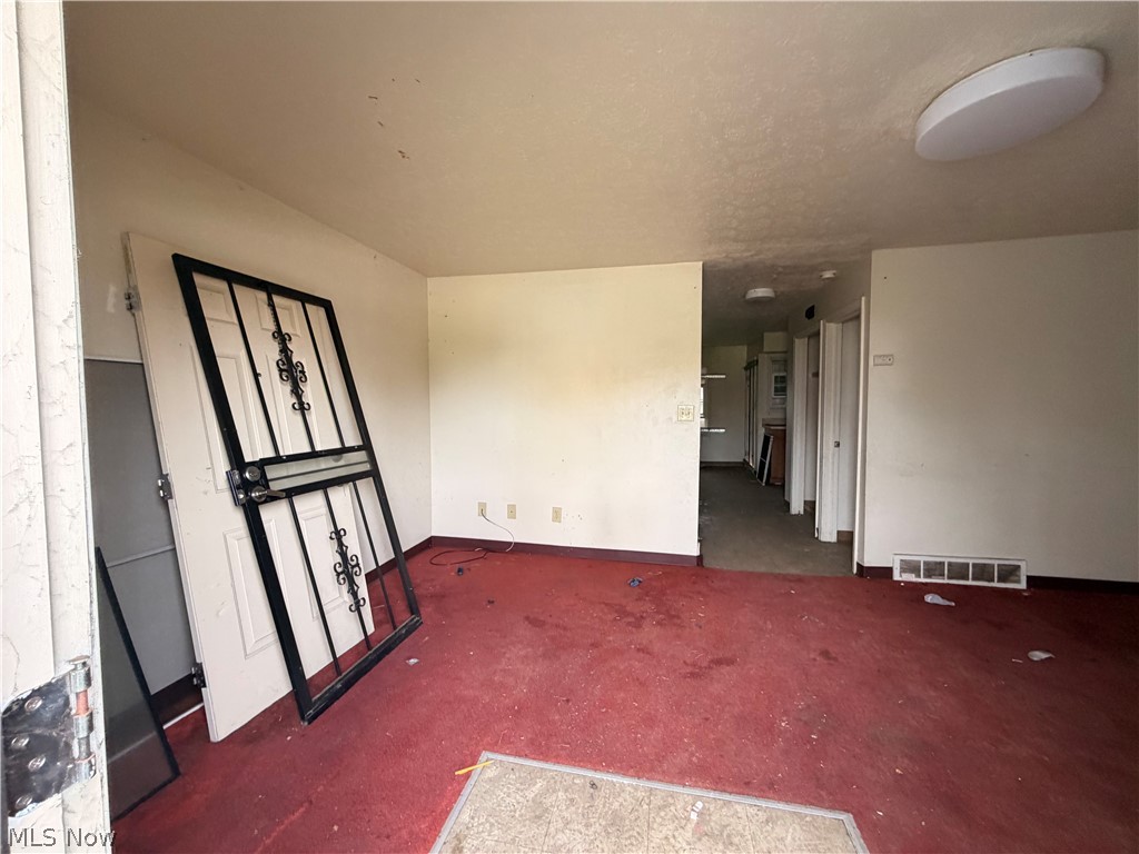 9342 Mount Auburn Avenue Cleveland OH 44104