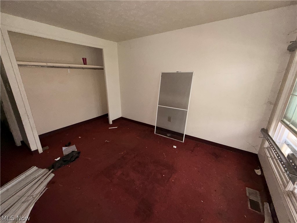 9342 Mount Auburn Avenue Cleveland OH 44104