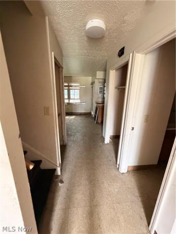 9342 Mount Auburn Avenue Cleveland OH 44104