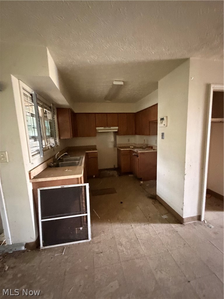 9342 Mount Auburn Avenue Cleveland OH 44104