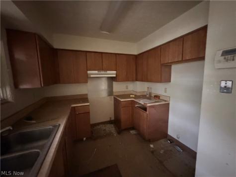 9342 Mount Auburn Avenue Cleveland OH 44104