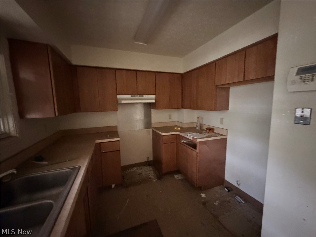 9342 Mount Auburn Avenue Cleveland OH 44104