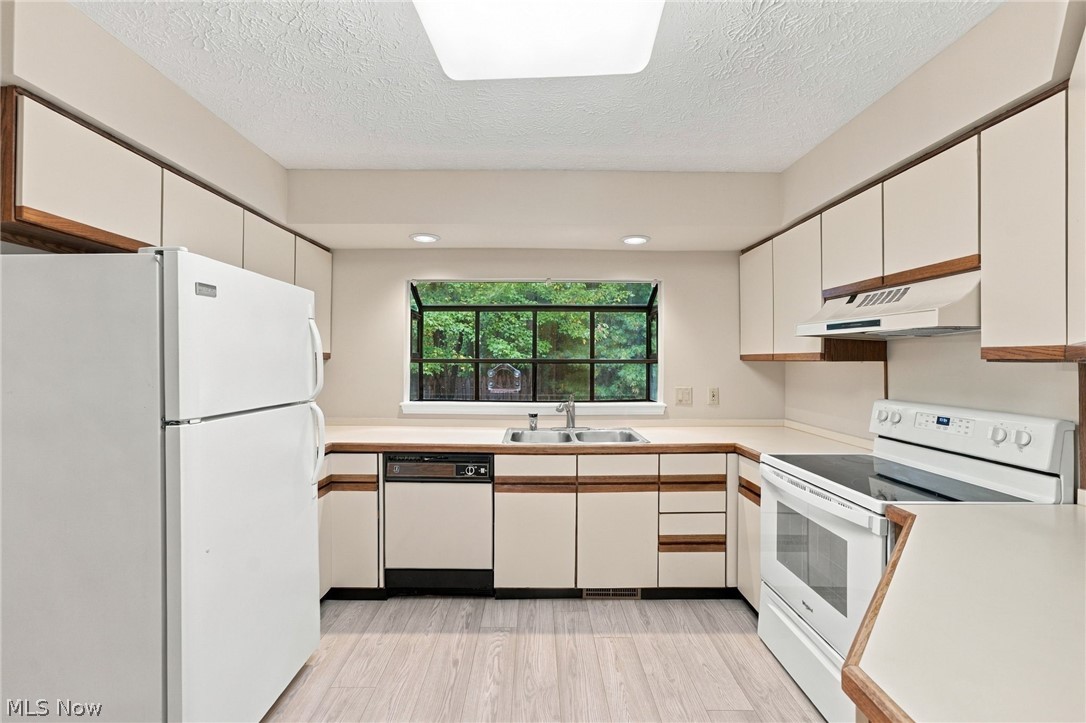 31825 Bayview Drive Avon Lake OH 44012